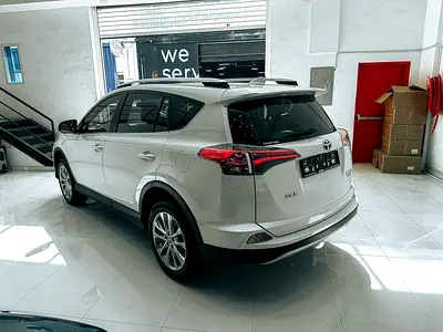 2016 Toyota RAV 4 — фото 6