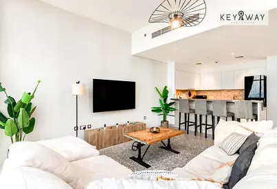 STUNNING WATERVIEW | BRIGHT UNIT | TENANTED