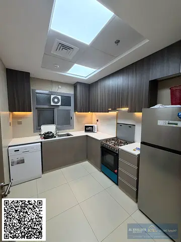 شقة أنيقة 1 غرفة نوم في برج جلفا / مفروشة بالكامل / الإيجار الشهري / موقع متميز مع وقوف السيارات ، وحمام سباحة ، وصالة ألعاب رياضية ، منطقة للأطفال ،