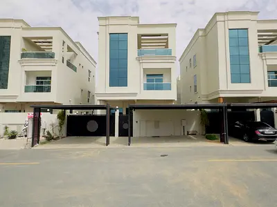 🏢 فيلا للإيجار بالعامرة عجمان | مصعد + طابقين + رووف | 7 غرف ماستر + 3 صالات | 150 ألف 💸