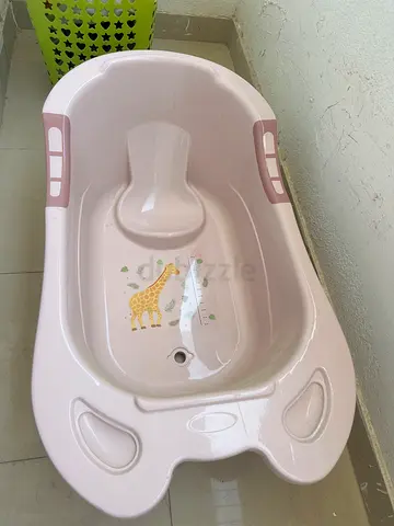 Bath tub for infants