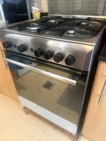 Stainless Steel 5-Burner Gas Cooker with Oven - excellent Working Condition