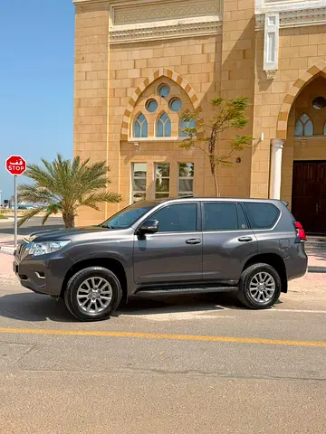 Toyota Prado VXR 2018 | GCC Specs | Top Line | Pristine Condition