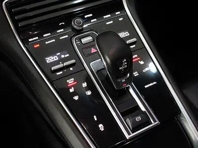 2020 Porsche PANAMERA 缩略图 20