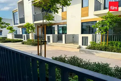 Single Row | Close to Amenities | Sky Light