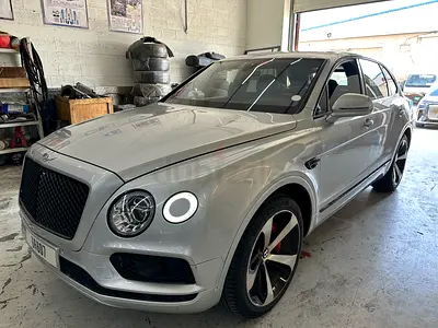 Bentley Bentayga EWB V8 2019 | European Specs | Pristine Condition