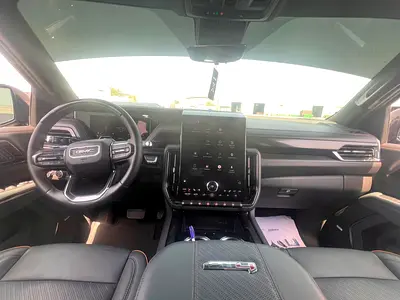 صورة 13 لـ 2025 GMC YUKON