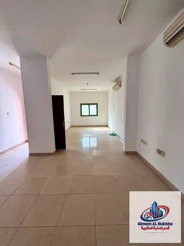 أجمل 3 غرف وصاله مع 2بلكون باطلاله مميزه 3حمام تشطيب سوبر ديلوكس مطبخ منفصل بمساحه كبيره تسهيلات في السداد والصيانه مجانيه وسهله الوصول وعلي مخرج دبي