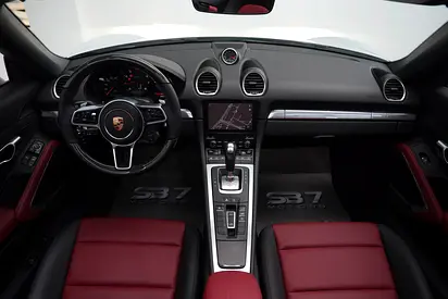 صورة 10 لـ 2024 Porsche 718