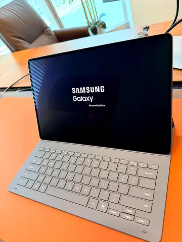 Samsung Galaxy Tab S 11 Ultra with Keyboard Cover - Perfect condition