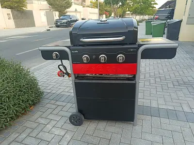 Char-Broil Gas2Coal 3-Burner Hybrid Grill with a side burner,