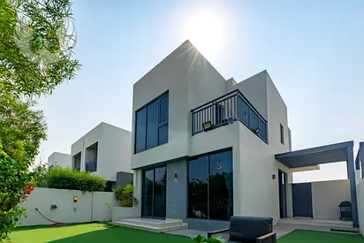 Exclusive | Furnished | Vacant | 2E | Corner