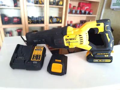 Dewalt DCS388 Cordless Reciep Saw 18v Brushless