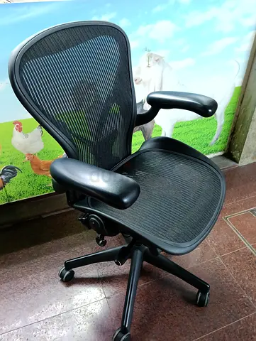 Herman Miller Aeron office chair for selling.fully loaded