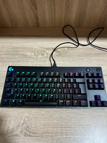 Logitech G RGB Mechanical USB Keyboard - Almost Brand New Amazing Condition