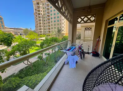 UPGRADED | VACANT ON TRANSFER | CLOSE TO MALL