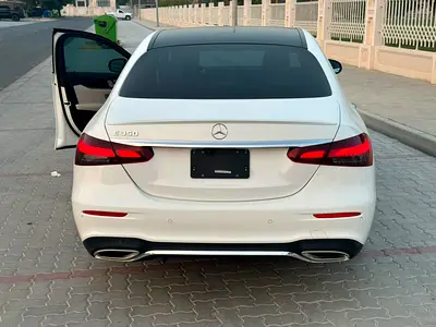 2021 Mercedes-BENZ E-CLASS photo 3