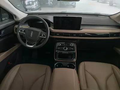 2022 Lincoln NAUTILUS 照片 7