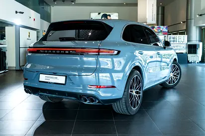 2025 Porsche CAYENNE 照片 2