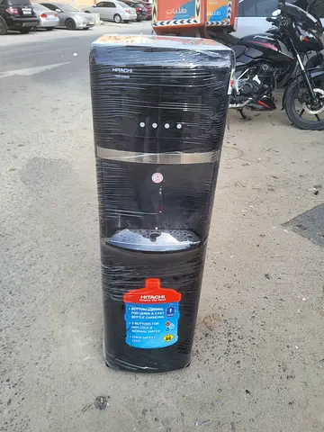 Bottom load water dispenser