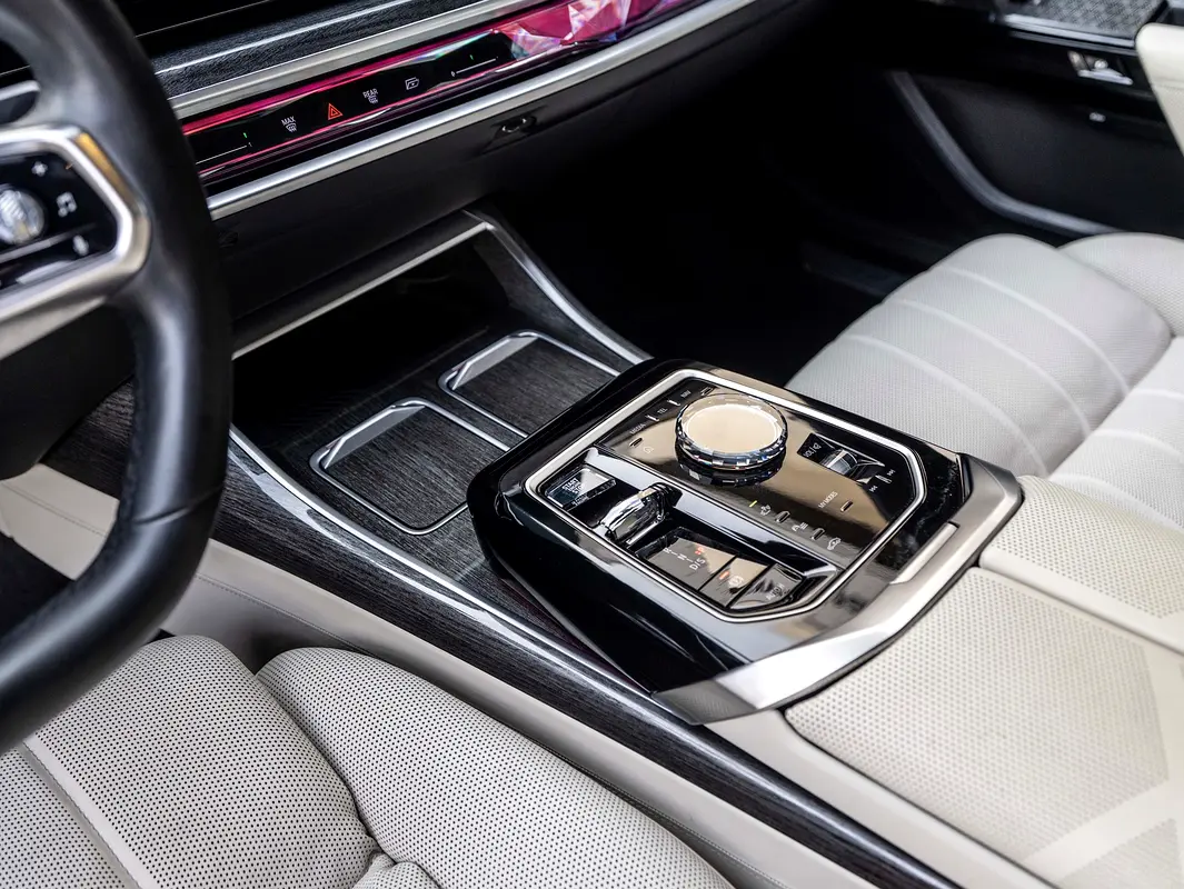 BMW 7-Series 2023