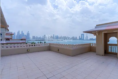 Mesmerizing View Furnished Huge Terrace