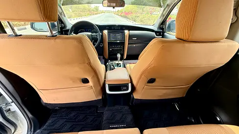 2016 Toyota FORTUNER — миниатюра 5