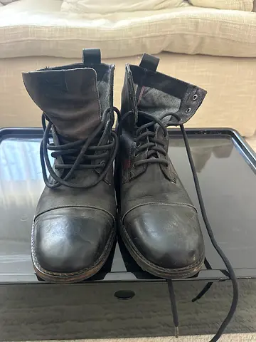 Mens Levi’s Leather Boots