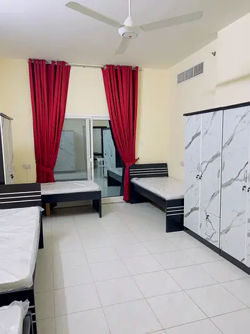 PREMIUM BED SPACE FOR INDIAN LADIES NEAR STADIUM METRO STATION (1000 ALL INCLUDED)