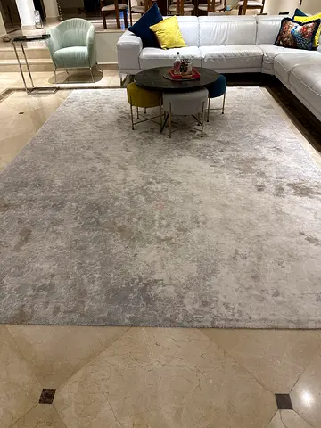 Large light grey modern area rug - 3.5 x 2.5m (approx), good condition