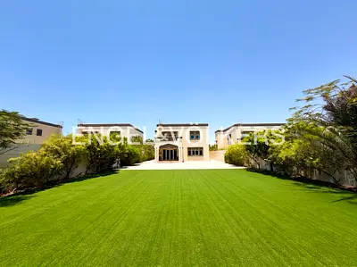 Vacant | Huge Plot | Single Row | Prime Location