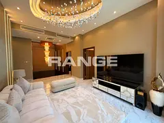 Fully Furnished|Upgraded|Spacious Layout