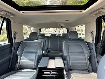 صورة 16 لـ 2019 Lincoln NAVIGATOR