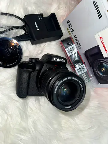 Camera canon 4000D