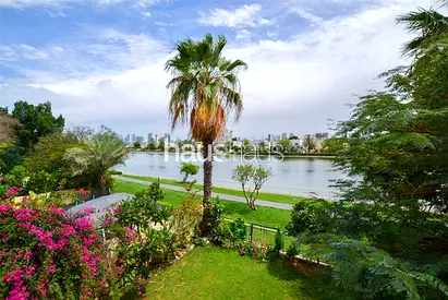 Lake Backing | 3 Bedrooms | Extended | VOT