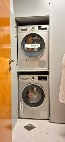Bosch serie 4 washing machine 9kg washer and 9kg dryer sets latest model same like new condition