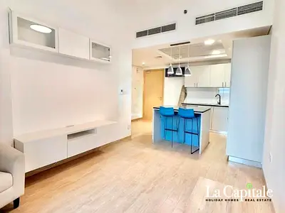 READY TO MOVE IN | NEAR METRO | WELL-MAINTAINED