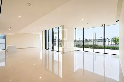 Lake View | Spacious Basement and Roof Terrace