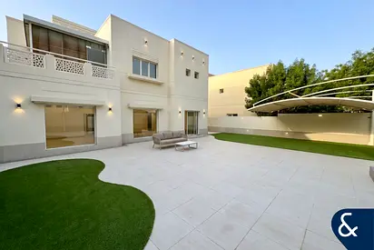 Upgraded | 4 bed | Perfect location | Vacant