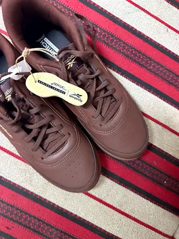 REEBOK SNEAKERS Brand new Courtswift Embark