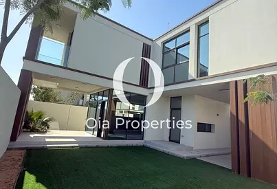 Ready to Move | Luxury Townhouse | Prime Location