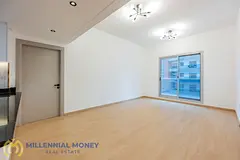 Spacious fully Upgraded 1BR | Vacant | Balcony