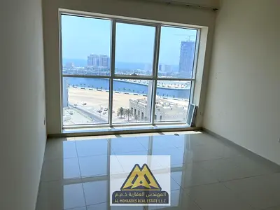 غرفة وصالة للإيجار في ليوارة 1 عجمان، إطلالة بحرية، 2 حمام، خزائن، تكييف مركزي، صيانة، 36 ألف.