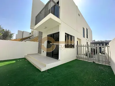 SPACIOUS | CORNER TOWNHOUSE | READY TO MOVE IN
