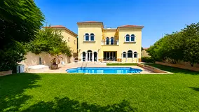 Prime Location | Extended | Large Corner Plot | D5