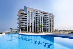 Direct Beach Access | Spacious | Vacant