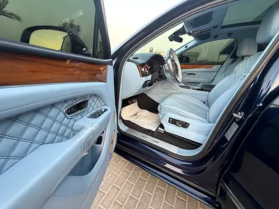 2022 Bentley BENTAYGA — миниатюра 16
