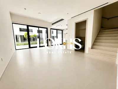 CORNER UNIT | SINGLE ROW | SPACIOUS LAYOUT