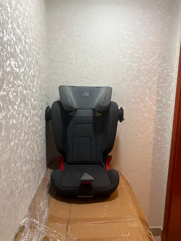Car seat. Britax Romer. From 4 to 12 years old.