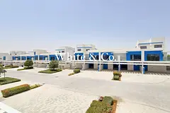 Prime Location| Large Balcony | Garden